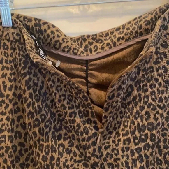 Zara Animal Print Carduroy mini skirt - Picture 8 of 11